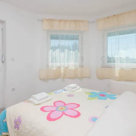 Lana Lägenhet Supetar